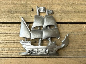 Estatuilla miniatura de recuerdo Plymouth Massachusetts barco Mayflower de peltre - Imagen 1 de 6