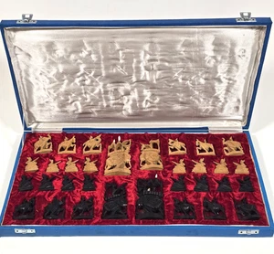 VINTAGE RAJASTHANI HANDGESCHNITZTES SCHACHSPIEL SANDELHOLZ EBENHOLZ SCHWARZHOLZ 32-TEILIG INDIEN - Bild 1 von 24