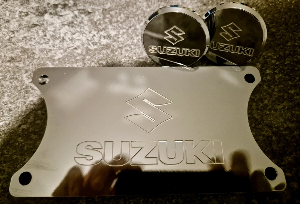 Suzuki Bandit 600 Mk1 Fork Brace Fender Plate And swingarm caps  - Image 1 of 1