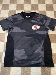 KC Chiefs Boys NFL Football Team Short Sleeve T-Shirt Black Grey Camo Dri-Fit - Picture 1 of 5