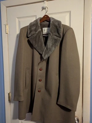 Vintage London Fog Mens Coat 40 SHORT Faux Fur Collar Liner Classic Jacket - Image 1 of 4