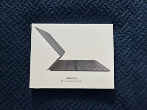 Apple iPad Pro Smart Folio Keyboard (3rd Generation) 12.9- French Canadian - Picture 1 of 2