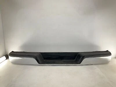 Parachoques trasero Chevrolet Express 1500 03-14 Foto 1 de 4