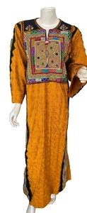 Vintage Handmade Embroidered Palestinian-Jordanian Heritage Thobe, 80s Era - Picture 1 of 8