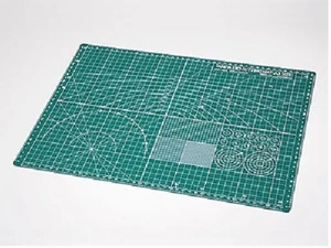 Alfombra de corte de herramientas artesanales Tamiya (talla A3/verde) 74076 - Imagen 1 de 3