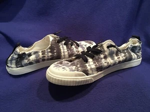 NEW 11M TRETORN Womens MEG Sneakers Blue / White Tie-Dye 11M New in Box FreeShip - Picture 1 of 17
