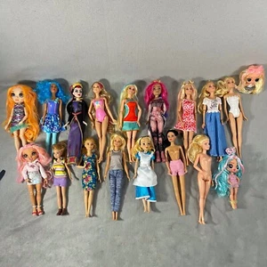 Konvolut 18 Modepuppen Spielzeug - Barbie Rainbow High LoL Disney Dependents Queen - Bild 1 von 9
