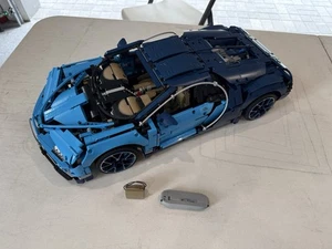 LEGO TECHNIC: Bugatti Chiron (42083) komplett ohne Anleitung oder Karton - Bild 1 von 6