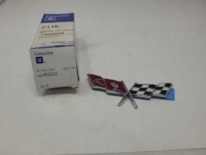 GM NOS NEW 466652 Crossed Flags Fender Emblem Corvette - Picture 1 of 7