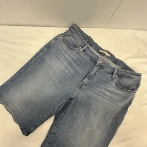 Levi's Damen Bermuda Denim blau Jeansshorts helle Waschung dehnbar Größe 22W - Bild 1 von 18