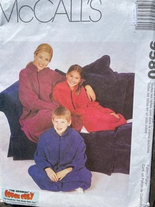 McCalls Schnittmuster 9580 Mädchen & Misses Couch Kuschel Fleece Winterwärmer - Bild 1 von 2