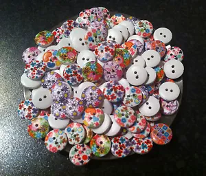 x50 BOTTONI VINTAGE IN LEGNO - stampa FIORE shabby chic - colori misti 15 mm - Foto 1 di 3