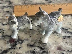 SCHNAUZER Terrier Vintage Bone China Figuren Hunde Erwachsene und Welpen Japan - Bild 1 von 1