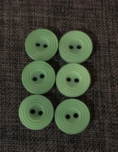 6 X Lime Green Round Buttons Sewing Craft 2 Hole 16mm - 11G - Picture 1 of 1