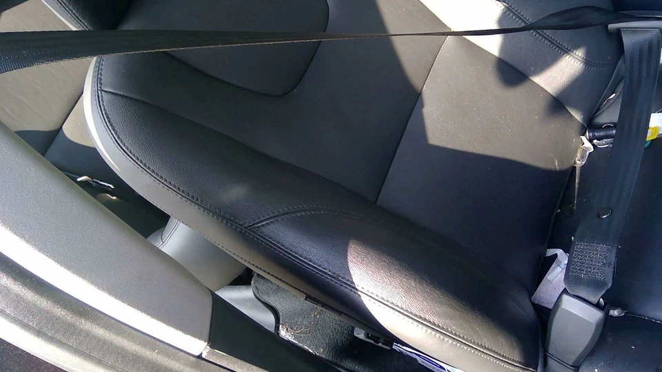 Volvo XC60 2013-16 retractor de cinturón de seguridad delantero pasajero derecho negro OEM 398173815 Foto 1 de 1