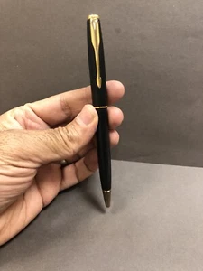 Vintage Parker SONNET Ballpoint pen Black - Gold Trims - R3 - Picture 1 of 11