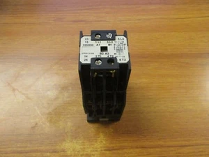 Siemens Manual Motor Starter Cat# 3TF8131-0A ... WL-151 - Picture 1 of 5