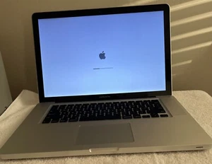 2012 Apple MacBook Pro 15" (500GB HD, 2.2GHZ, 8GB Memory) intel Core i7 - - Picture 1 of 4