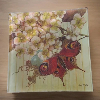 Plato de vidrio decorativo Arnie P Fisk arte en movimiento mariposa hortensia 14"x 14" Foto 1 de 4