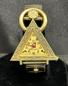 Vintage RAR Original WALTHAM FREIMAURER DREIECK ARMBANDUHR vergoldet LESEN - Bild 1 von 13