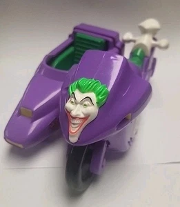 Moto d'epoca 1990 Toy Biz DC Comics The Joker con auto laterale - Foto 1 di 4