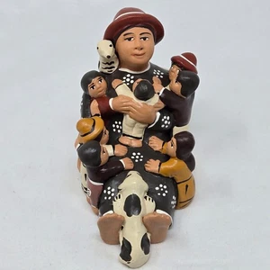 VINTAGE PERUANISCHE STRORY TELLERIN MIT 7 KINDERN HUND HANDGEFERTIGTE KERAMIKFIGUR - Bild 1 von 7