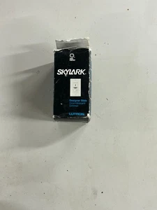 Interruptor de luz atenuadora de pared de un solo polo blanco marfil Lutron Skylark S-600P - Imagen 1 de 3