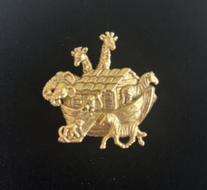 Avon Noah's Ark Brooch Vintage Gold Tone Ark With Animals Giraffe Zebra Elephant - Picture 1 of 9