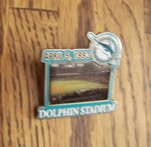 Dolphin Stadium photo lapel pin W&W Willabee & Ward Florida Marlins - Picture 1 of 3