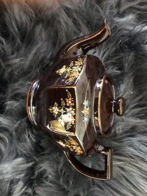 antique japanese porcelain teapot - Image 1 of 4