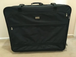 Large Traveler's Choice Suit Case Brand New 26 (H) X 33 (L) X 9.25 (W) - Picture 1 of 4