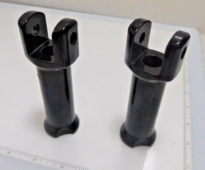 OEM Harley Davidson passenger foot peg supports 50500769 gloss blk - Picture 1 of 6