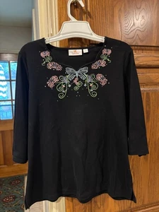 Quacker Factory Jeanne Bice SZ L Embroidered Flowers Butterflies Black Top Shirt - Bild 1 von 4