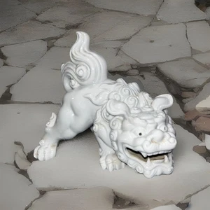 🐲Vintage OMC Otagiri White Foo Dog Porcelain Figurine 6” T x 7” L Japan - Picture 1 of 12