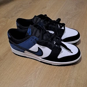 Nike Dunk Low Retro Mens White Blue Trainer Sneakers UK 11 Brand New - Picture 1 of 8