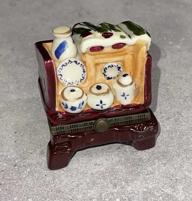 Caja de baratijas con bisagras de porcelana francesa de granja Foto 1 de 4