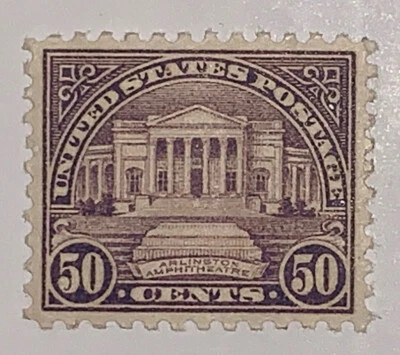 Sellos de viaje: estampillas de Estados Unidos de 1931 # 701, como nuevas, OG, LH, ANFITEATRO ARLINGTON DE 50 CENTAVOS Foto 1 de 4