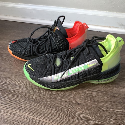 Scarpe Nike LeBron XVIII 18 GS nere Crimson Volt CW2760 009 taglia 6 5 Y giovani