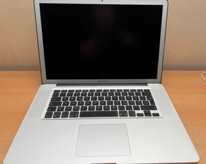 MacBook Pro 15-Zoll Bj. Ende 2011 - Bild 1 von 9