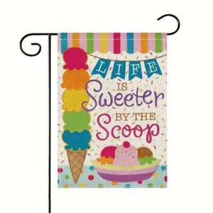 *NEU* ENTZÜCKEND ~ LIFE IS SÜSSER BY THE SCOOP ~ GARTENFLAGGE ~ 12X18 ~ POLYESTER - Bild 1 von 1
