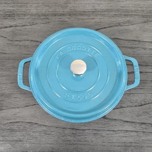 Staub La Cocotte Round 24cm 9 3/8" 4 QT Cast Iron Dutch Oven Turquoise France - Picture 1 of 7