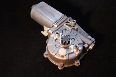 Window regulator motor right 8 teeth - Image 1 of 2