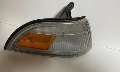 1988 - 1992 TOYTOA COROLLA RIGHT PASSENGER SIDE TURN SIGNAL LIGHT OEM, 116-56309 - Image 1 of 4