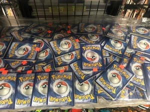 1xmystery Pack With 5x Mixed Random Pokémon Cards pokemon Pikachu Charizard - Picture 1 of 1