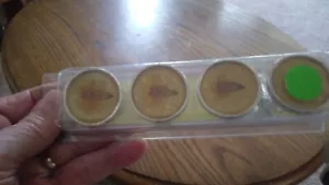 set 4 pomelli decorativi per cassetti petalo di fiore pressato - Foto 1 di 3