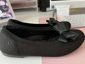 Neu Vivaia runde Zehenpartie Ballerinas mit Schleife schwarz 7 - Bild 1 von 3