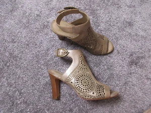 Johnson & Murphy Womens Shoes 8 Gold Leather Open Toe High Heels Boho Mandala - Picture 1 of 19