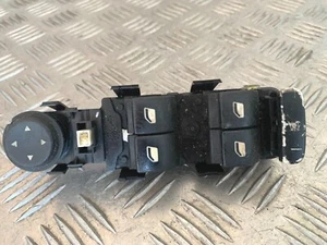 Bouton commande lève vitre Avant Gauche - CITROËN C4 I (1) PHASE I (1) - Picture 1 of 5