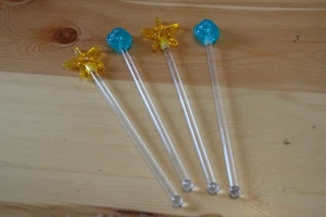 VIER Muschel Cocktail Rührstäbchen aus hochwertigem Acryl - gelb und blau - Bild 1 von 8