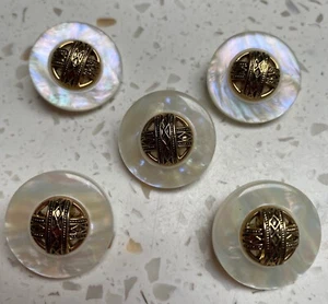 5 perlmutt cremeweiß & goldfarbene leichte Schaftknöpfe 23 mm (TB070) - Bild 1 von 3